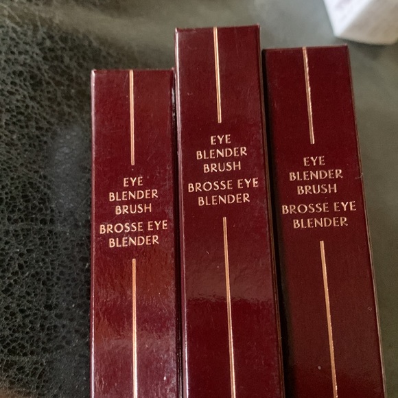 CHARLOTTE TILBURY
Eye Blender Brush v 2 - Picture 4 of 5